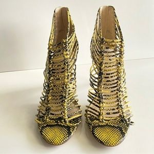 NWOT New Vince Camuto Alsandra Caged Heel